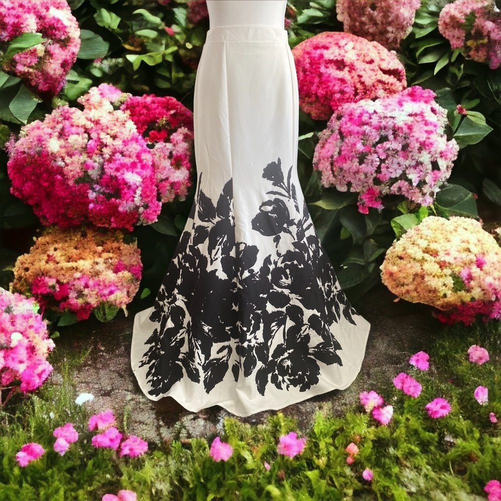 City Triangles Evening Skirt Size 11 White Black Floral Detail Maxi Flowy Formal